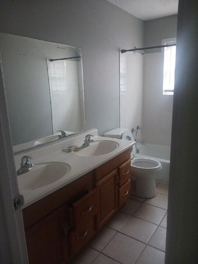 Photo - Nice 3 BR 1.5 House in Shively