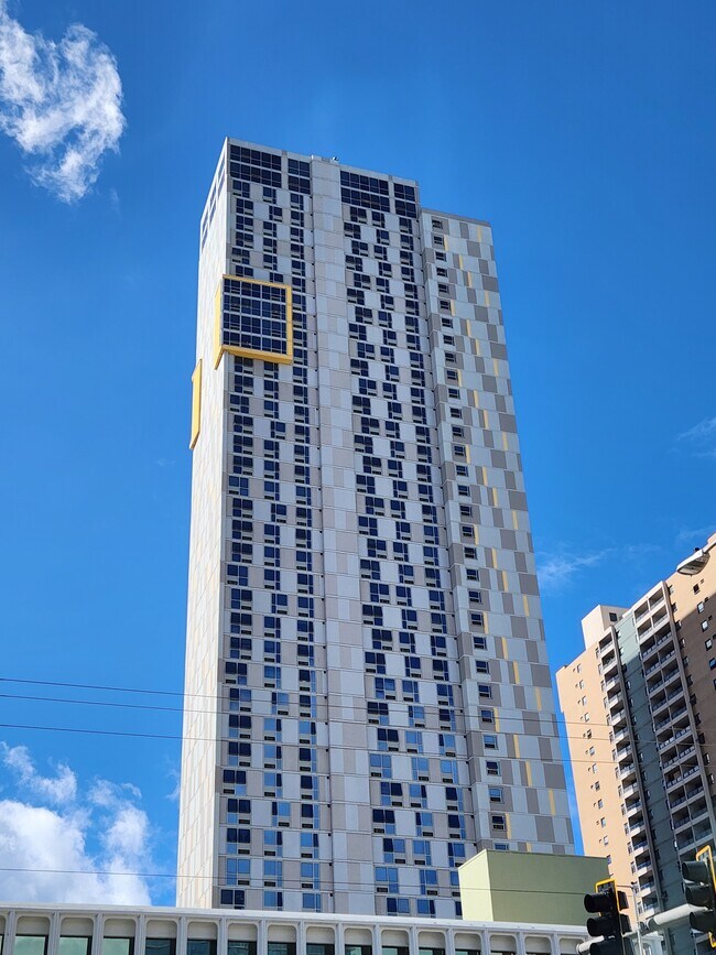 Building Photo - 988 Halekauwila St Unit 2811