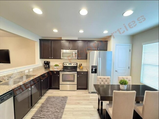 Photo - 3900 Swinton St