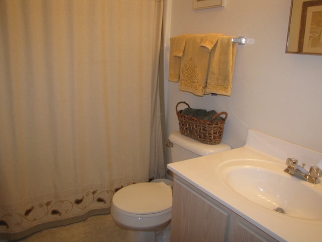 Country View Apartments
