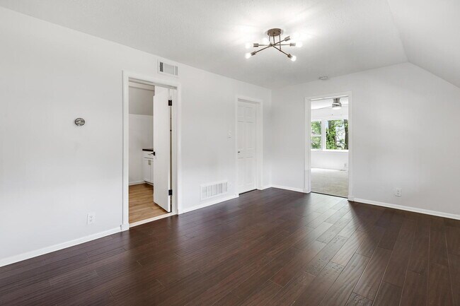 Photo - 6844 N Ottawa Ave