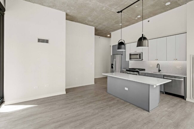 Photo - 191 W Huron St