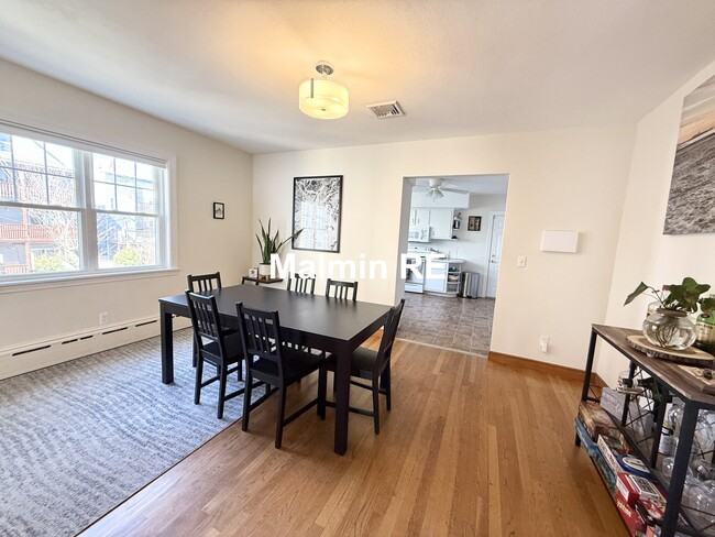 Photo - 920 E 4th St Unit 1