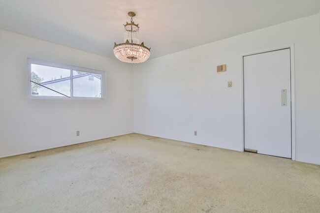 Photo - 3744 Pine Ave