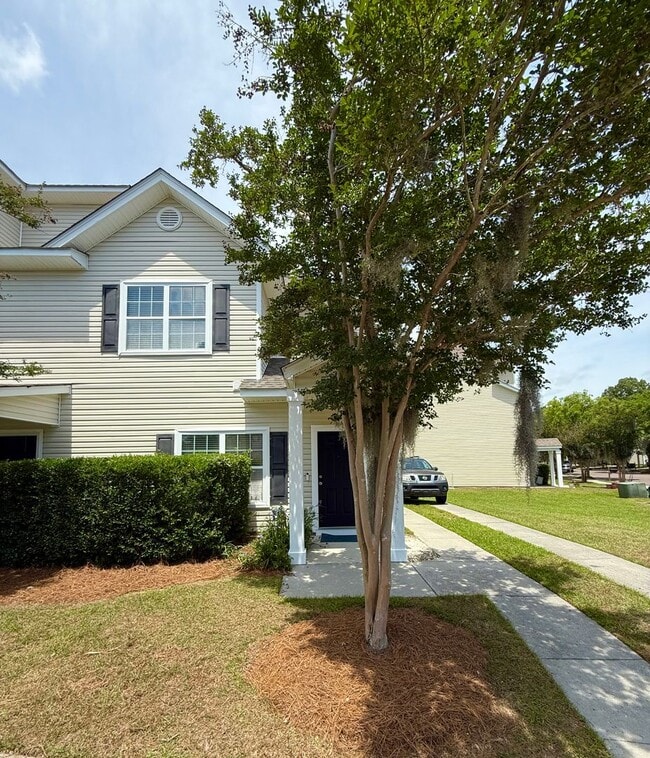 Photo - Move in Ready Three Bedroom Townhome in West Ashley