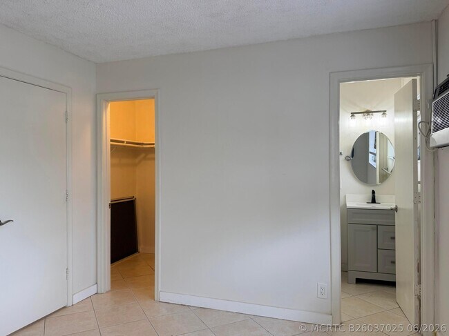 Photo - 5174 NE 6th Ave Unit 526