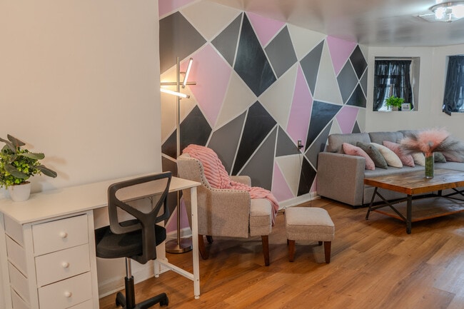 Photo - 5917 S Loomis Blvd Unidad G