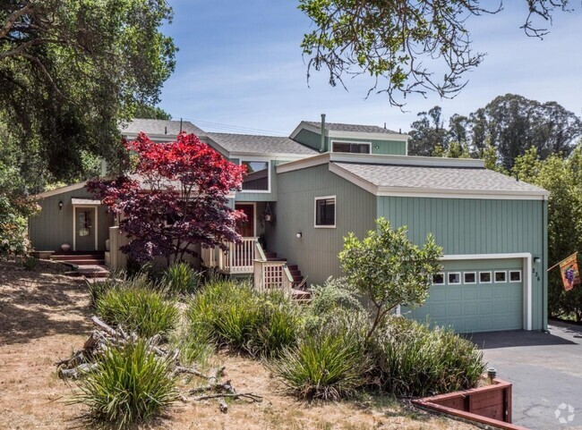 Building Photo - Resort-like Aptos Single Family House