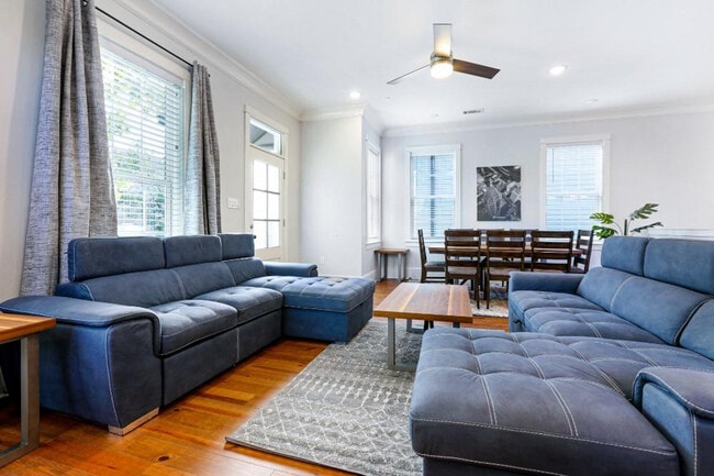 Building Photo - 1637 Erato St Rental