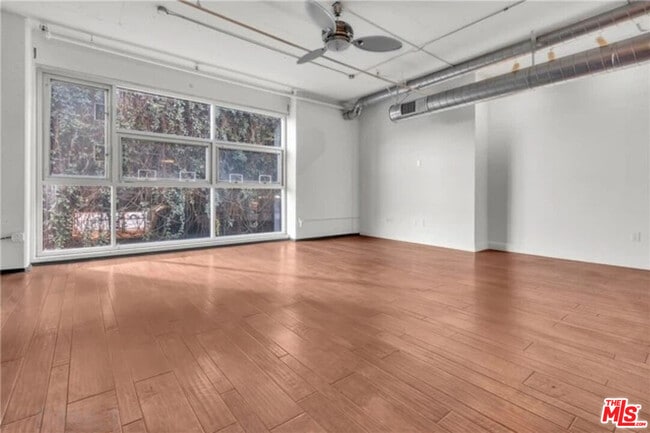 Photo - 510 S Hewitt St Unidad 102