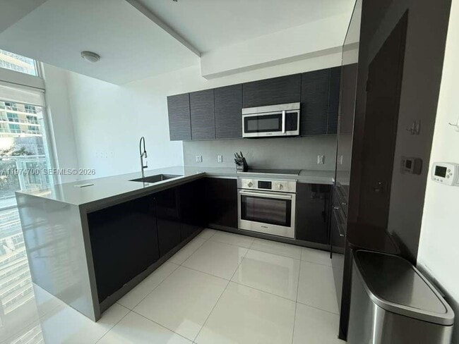 Photo - 1080 Brickell Ave Unidad 303