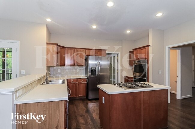 Photo - 729 Tall Oaks Dr