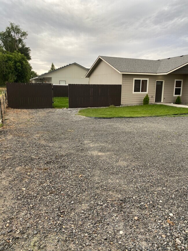 Photo - 879 SW 14th Plz