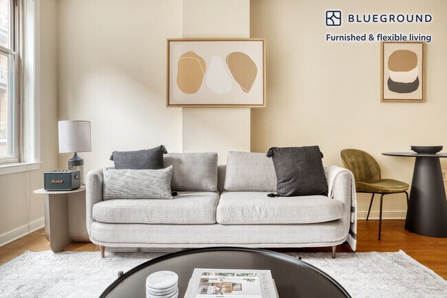 Photo - 2400 M St NW Unidad FL4-ID543