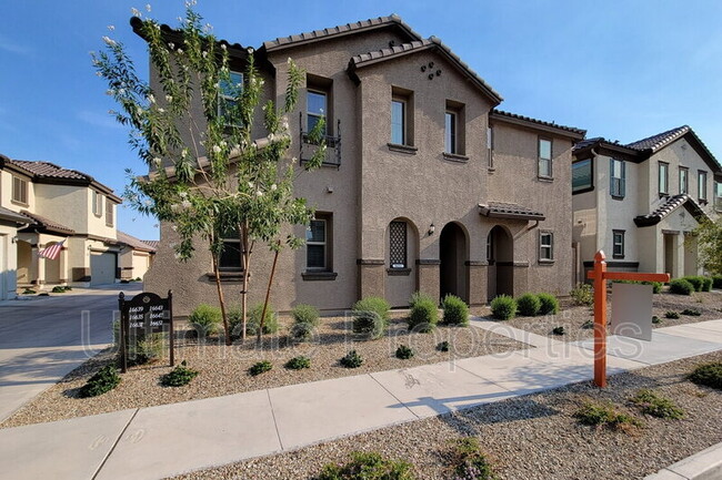 Building Photo - 16651 W Sierra St Rental
