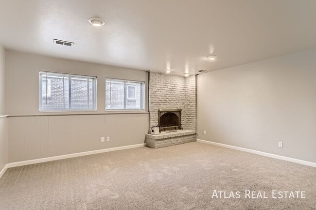 Photo - 364 S Peoria Cir