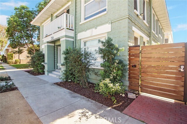 Photo - 1322 E 3rd St