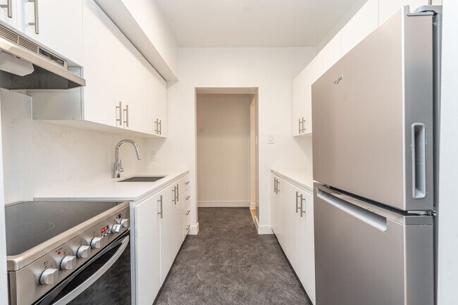 Building Photo - 36 Castle Frank Rd Unit 00B8