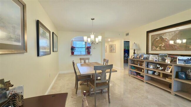 Photo - 1516 Whitehall Dr Unidad 303