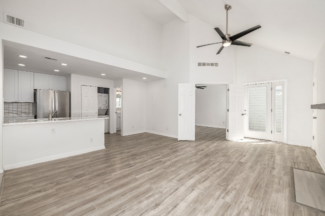 Photo - 8500 E Jefferson Ave Unidad 17C