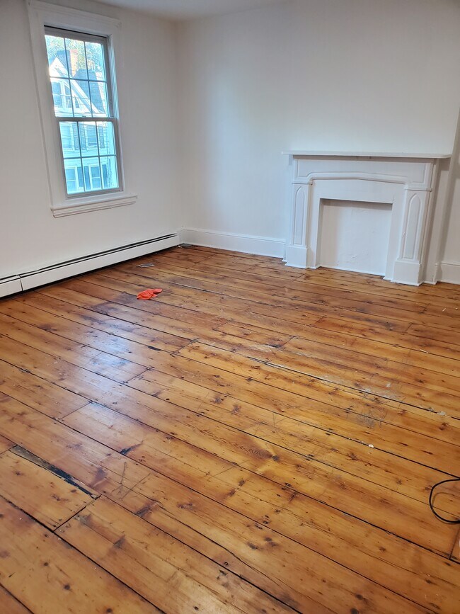 Photo - 156 Lander St