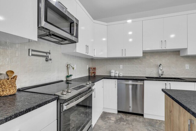 Photo - Modern + Classic Feel in the Heart of Downtown Chattanooga | 4 beds, 2.5 baths!