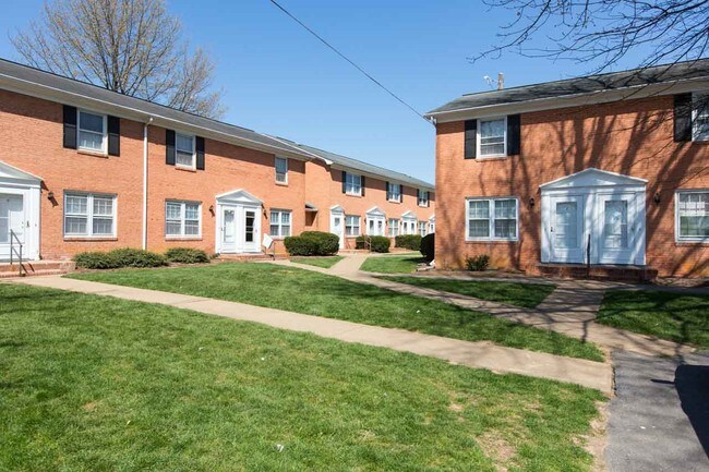 Photo - Chicago Avenue Apartments
