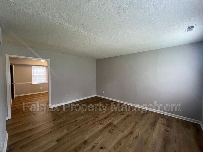 Photo - 227 Bridgefield Pl