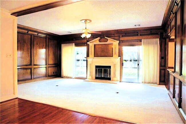 312 Champions Colony III St