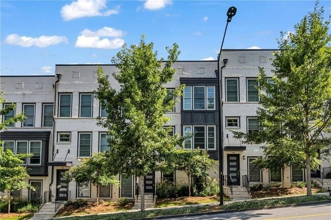 Building Photo - 552 Ember Ln NW