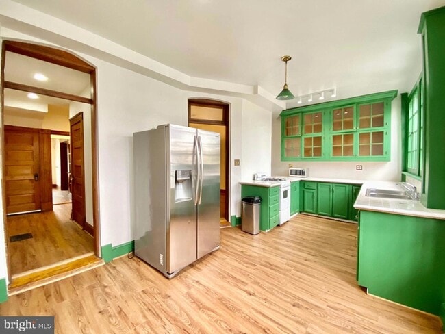 Photo - 140 Bryant St NW