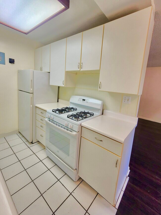 Photo - Dahlia Apartments