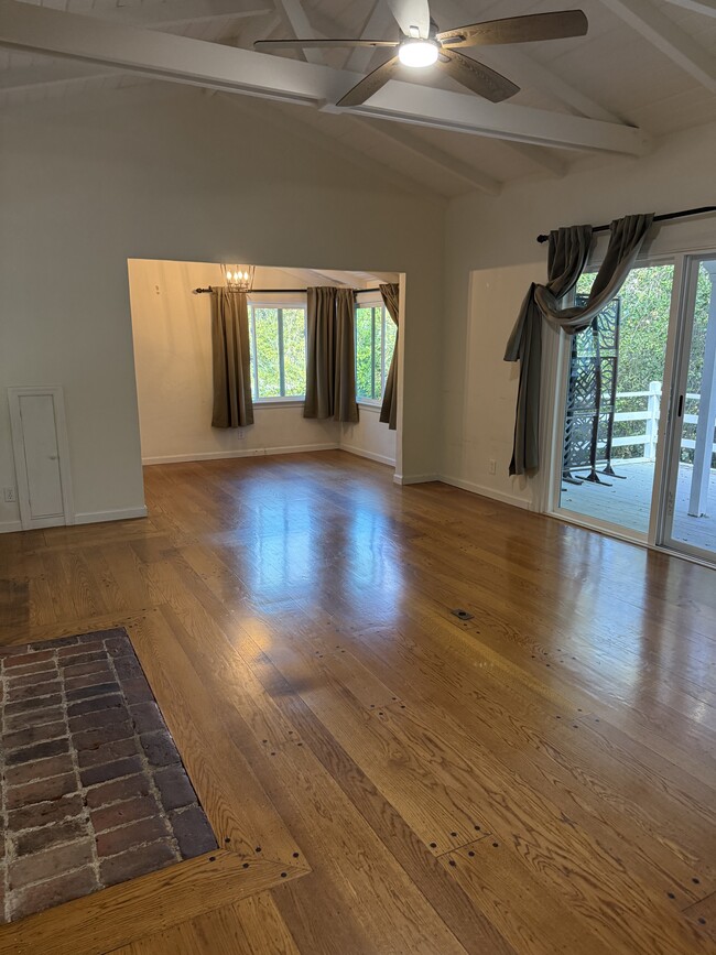 Building Photo - 16320 Ridgecrest Ave Rental