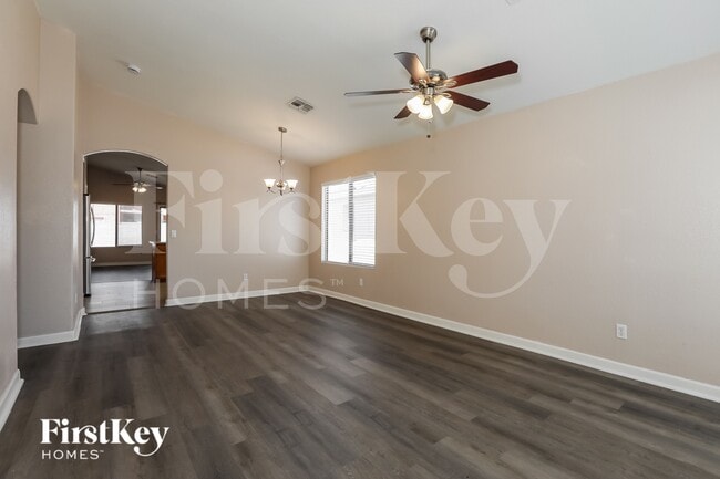 Photo - 930 E Nardini St