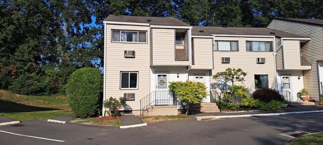 Building Photo - 16 Donna Dr Unit APT 34