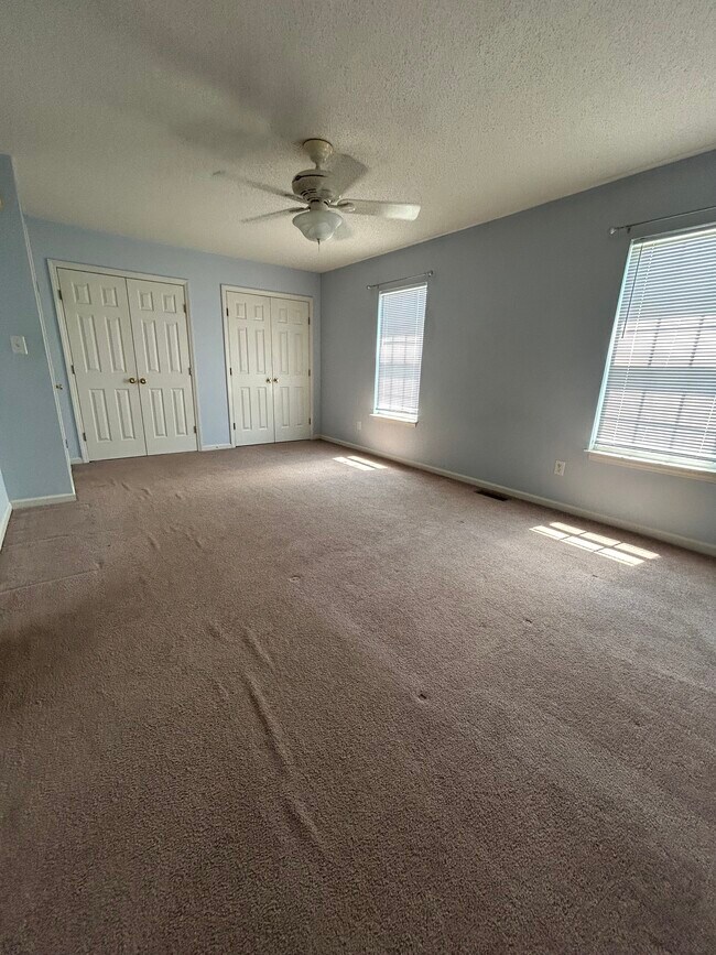 Photo - 4950 Deveron St