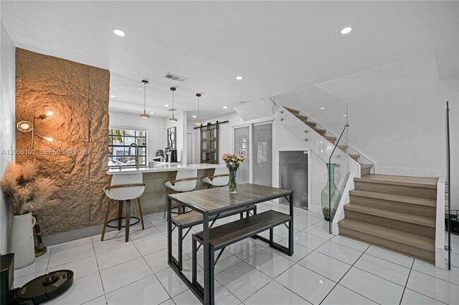 Photo - 10372 NW 3rd St