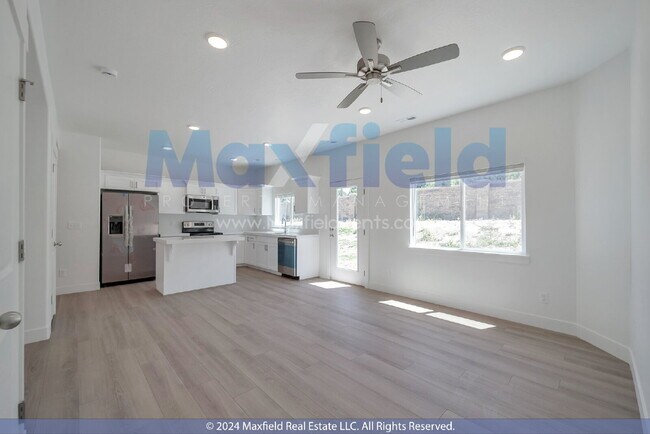 Photo - Interior New Townhouse - 3BD 3BA 2GA