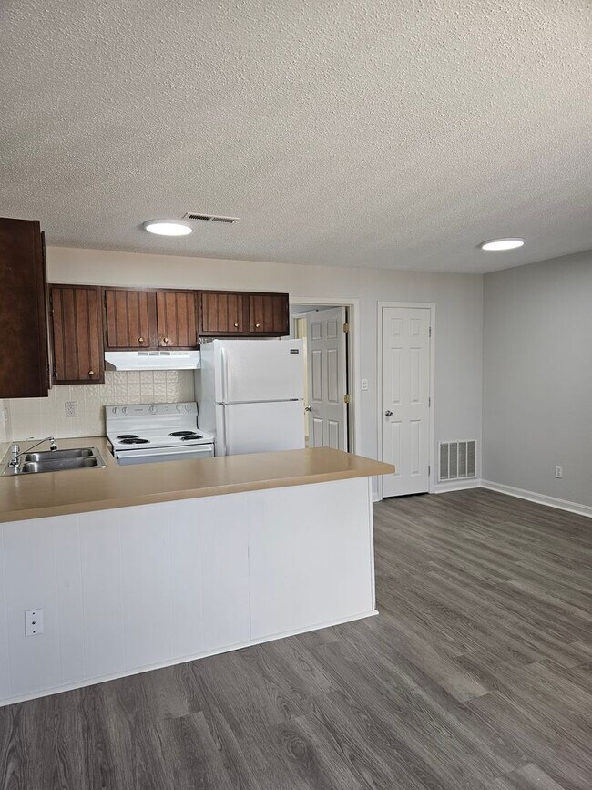 Photo - Green Valley Apartments Unidad Apt #18