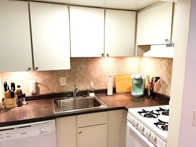 30 Kinross Rd Unit 2##