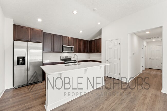 2907 Lucille Ln
