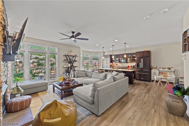 Photo - 63 Ashbourne Dr Unit 115