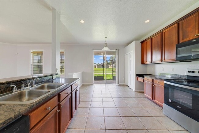 Photo - 2298 The Oaks Blvd