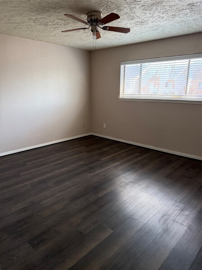 Photo - 3010 Bee Cave Dr