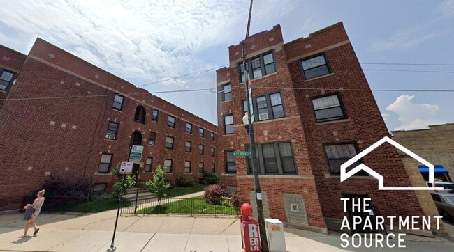 Photo - 2884 N Clark St Unit 2