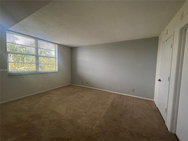 3993 Cypress Reach Ct Unit 303