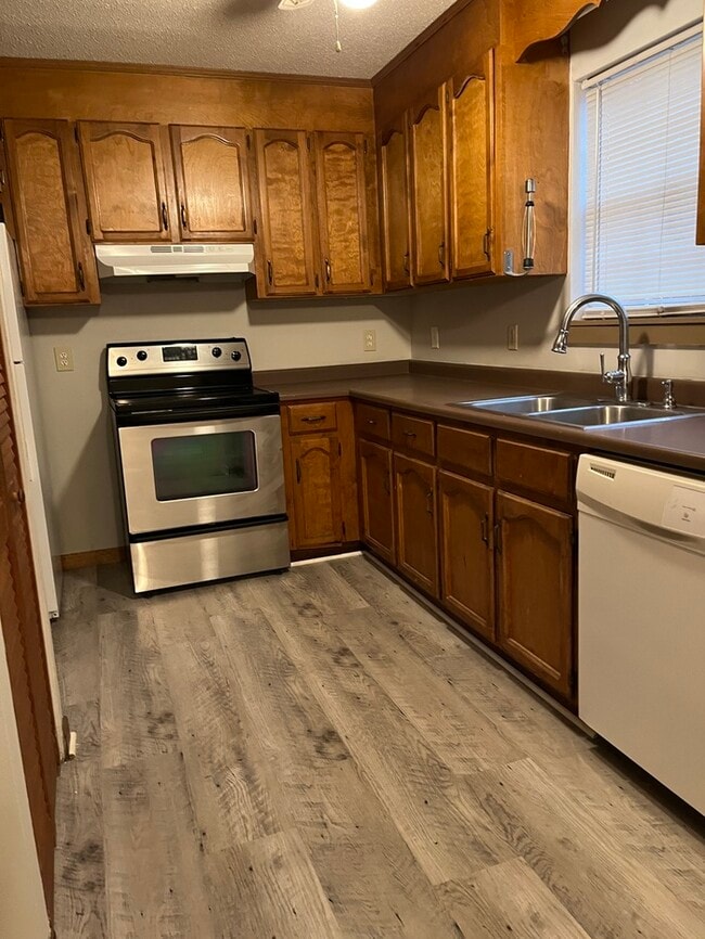 Photo - 800 Mountain View Ct