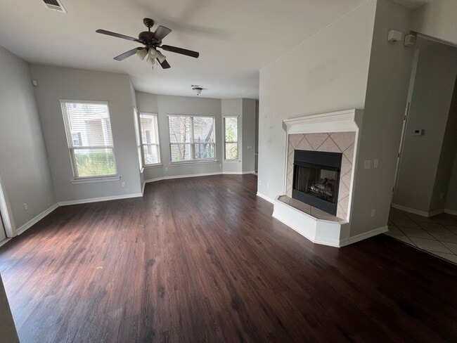 Photo - Three Bed / Three Bath with Fenced Yard an...