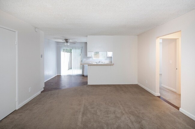 Photo - El Cajon 2 Bed/1 Bath in Gated Community with AC, Large Patio, and Parking Unidad 07