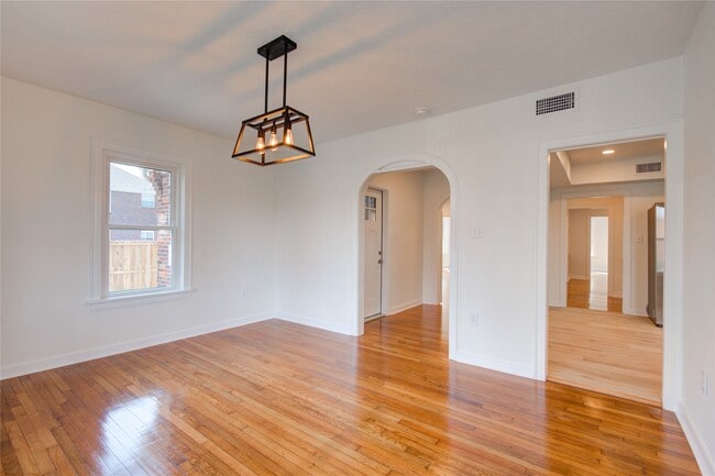 Photo - 2208 Blodgett St